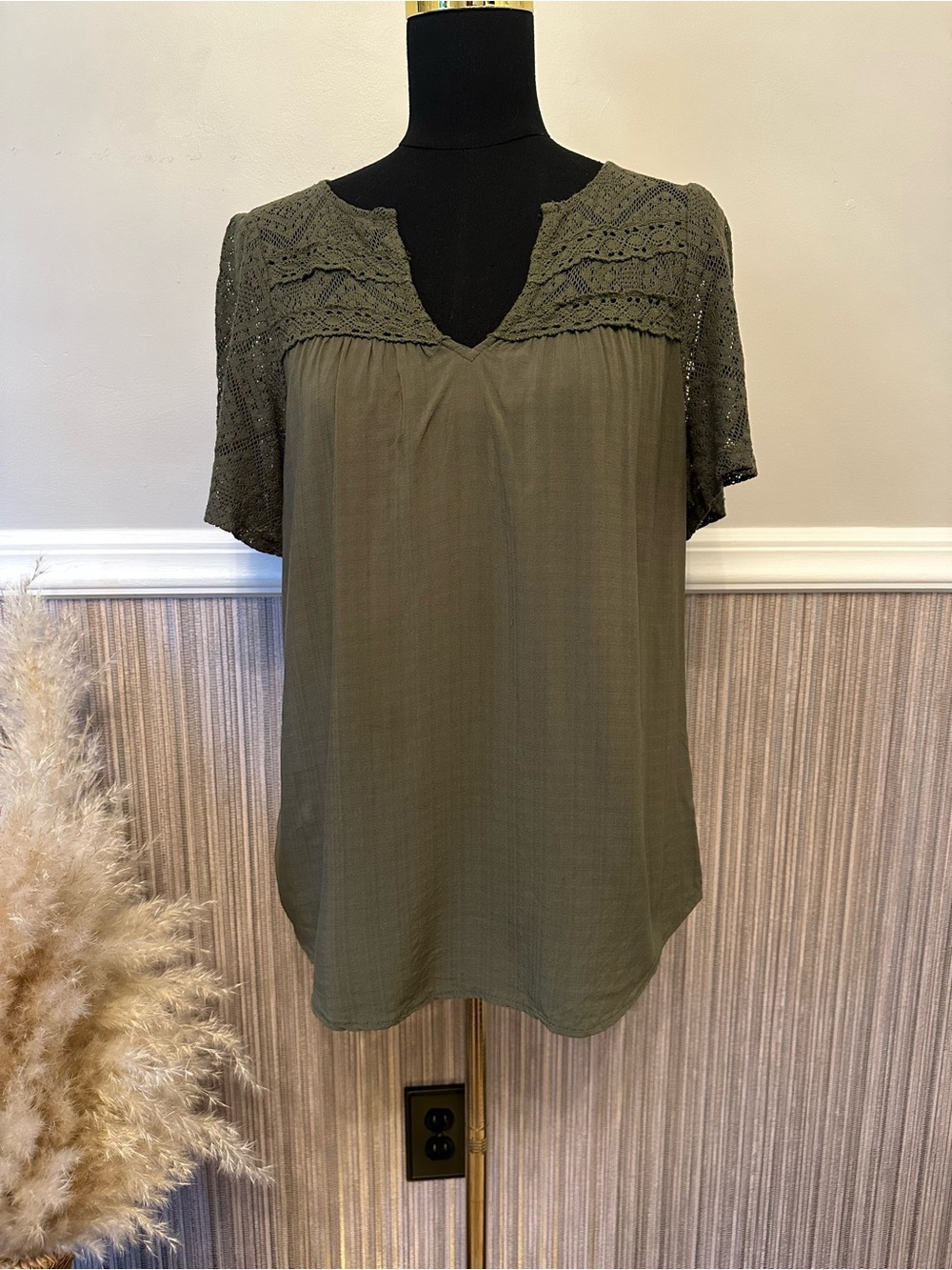 Mason & Belle Olive Green Crochet Lace Boho Top Medium Rayon